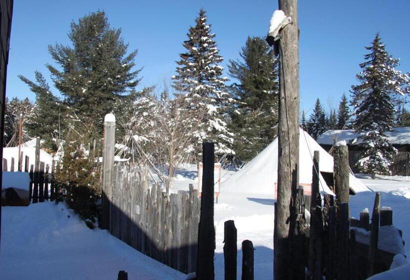 Номер Стандарт с Балконом, L'auberge Refuge Du Trappeur