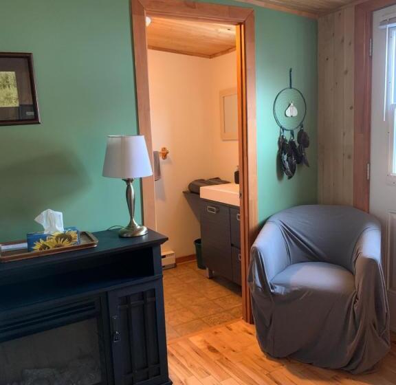 חדר סטנדרט עם מרפסת, L'auberge Refuge Du Trappeur