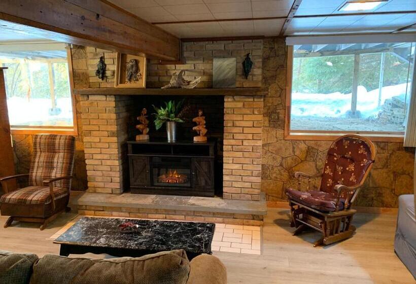 בקתת חדר, L'auberge Refuge Du Trappeur