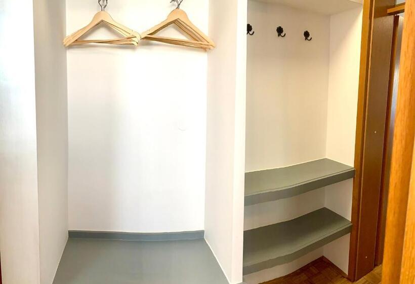 Comfort room with balcony, Maj Inn