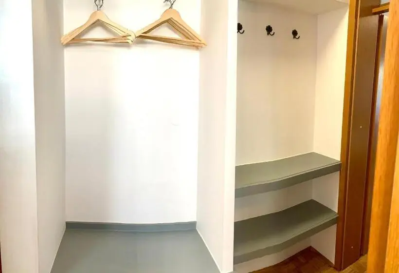 Comfort room with balcony, Maj Inn