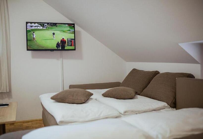 استودیوی استاندارد, Maj Inn