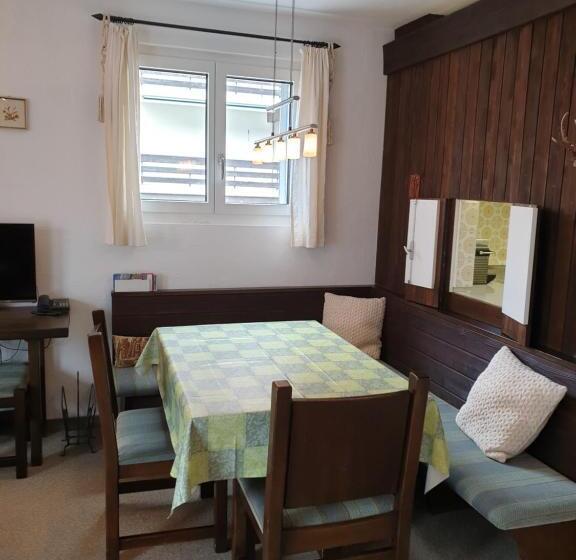 חדר סטודיו סטנדרד, Ferienwohnungen Chesa Clois 24 Studios