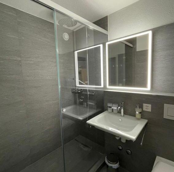 סטודיו סופריור, Ferienwohnungen Chesa Clois 24 Studios