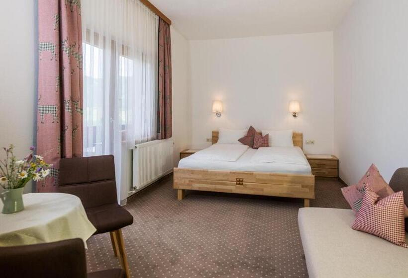 Quarto Triplo Estandar com Sacada, Rohrmooser Schlössl