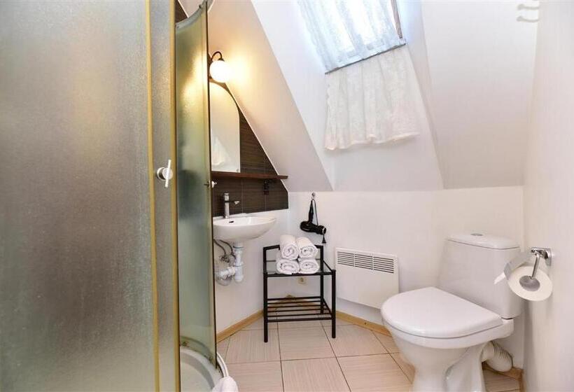 اتاق استاندارد چهار تخته, Spicīte