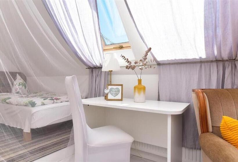 اتاق استاندارد چهار تخته, Spicīte