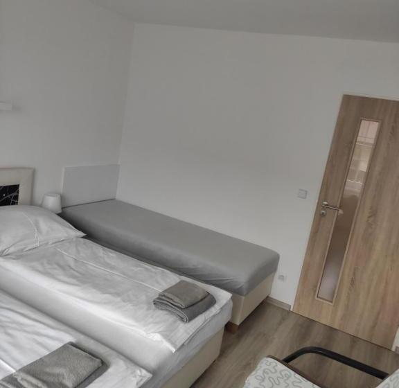 발코니가 있는 2 베드룸 아파트, Pension Pugner