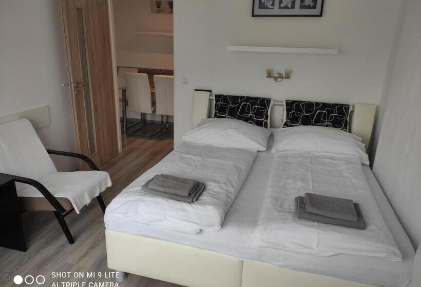 발코니가 있는 2 베드룸 아파트, Pension Pugner