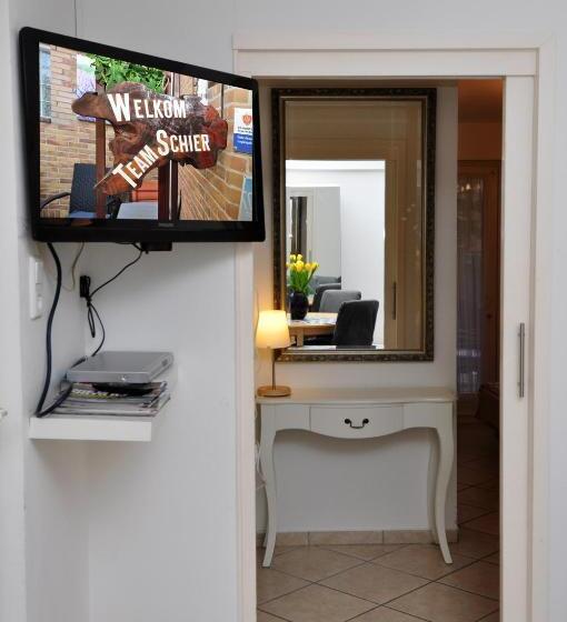 شقة غرفة واحدة, Pension Schier