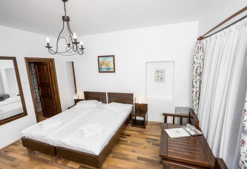 Quarto Estandar, Pensiunea Rhein