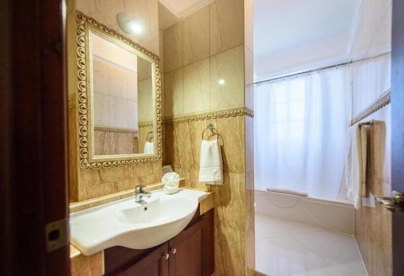 آپارتمان 1 خوابه, Shakey