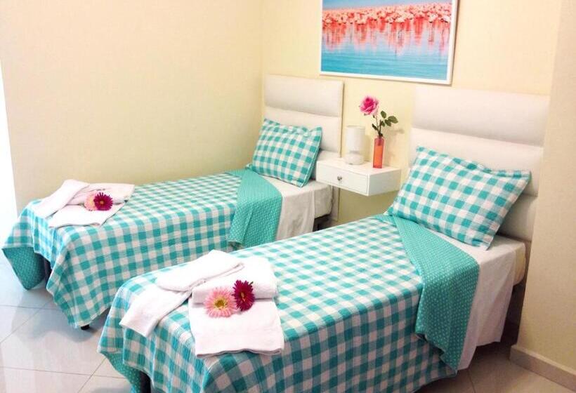 آپارتمان 2 خوابه, Shakey