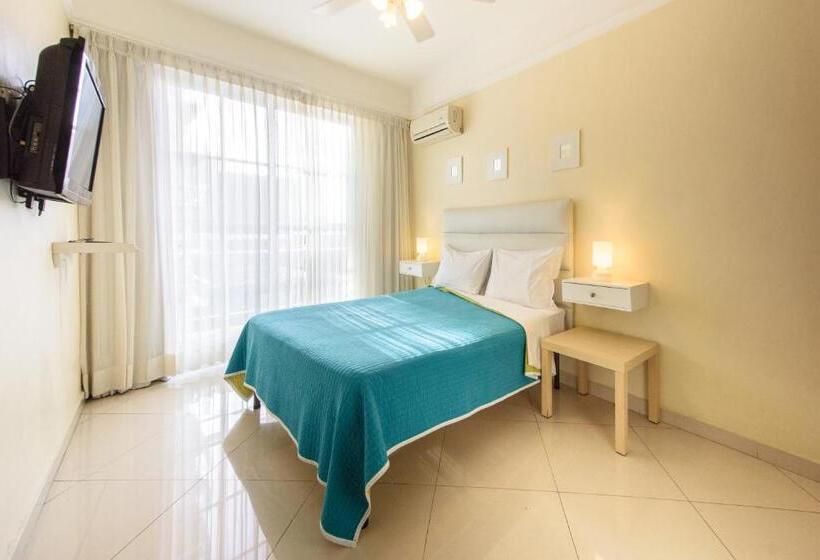 آپارتمان 1 خوابه, Shakey