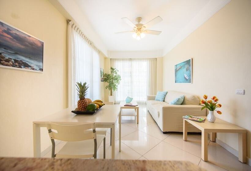 1 Bedroom Deluxe Apartment Sea View, Shakey