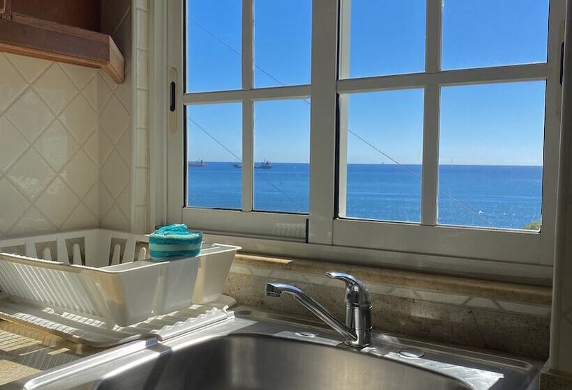 1 Bedroom Deluxe Apartment Sea View, Shakey