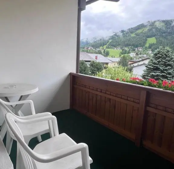 Standard Kolmen Hengen Huone Parveke, Frühstückspension Appartementhaus Wasserer