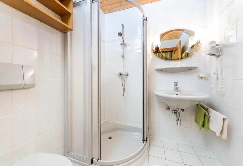 Standard Kolmen Hengen Huone Parveke, Frühstückspension Appartementhaus Wasserer