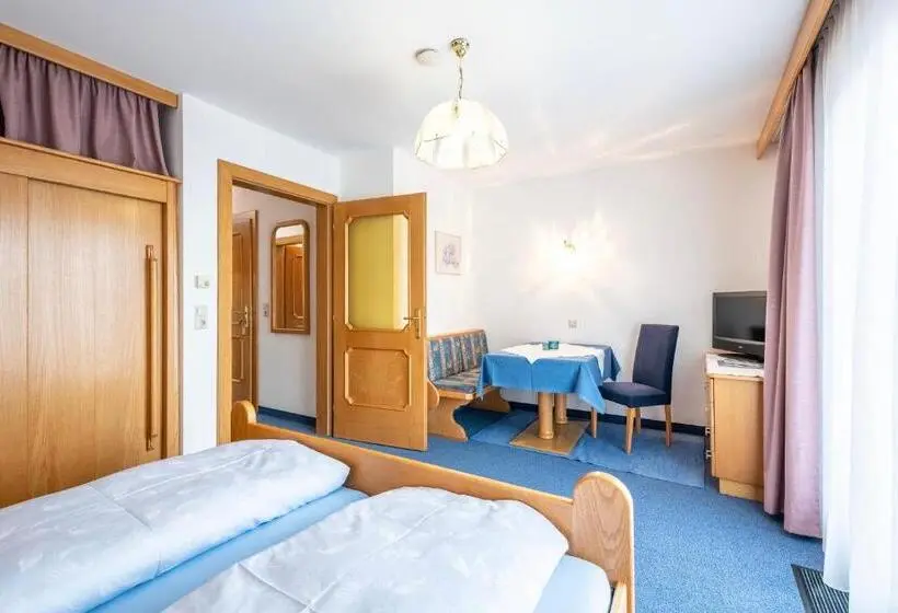 Huoneisto 1 Makuuhuone Parveke, Frühstückspension Appartementhaus Wasserer