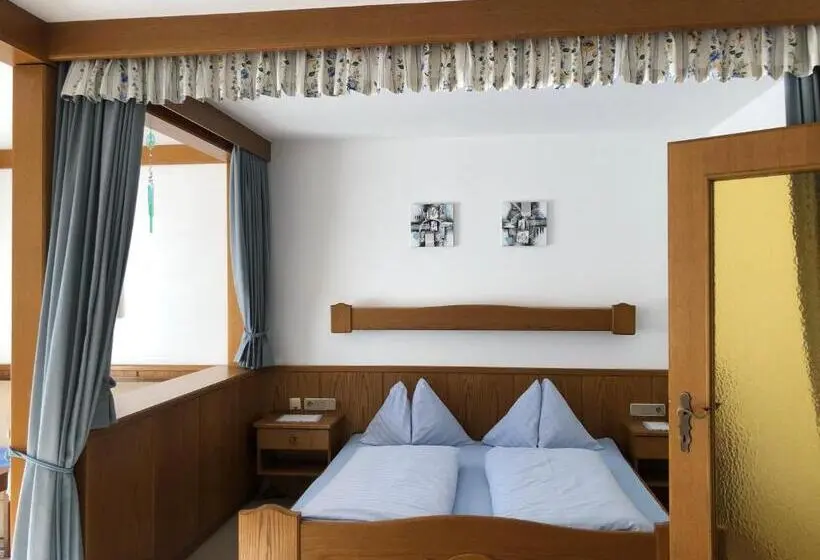 Perhehuoneisto 1 Makuuhuone, Frühstückspension Appartementhaus Wasserer