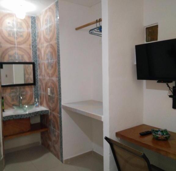 基本间, Buenos Días Guest House