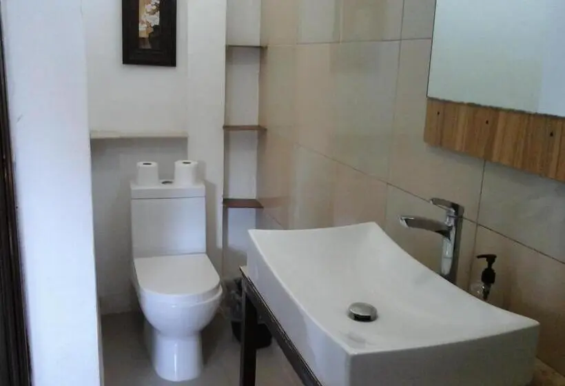 Basic-studio, Buenos Días Guest House