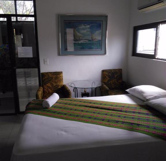 基本工作室, Buenos Días Guest House