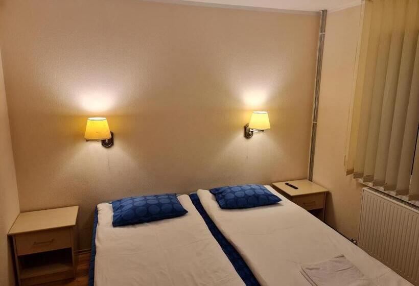 اتاق استاندارد, Felixi Maja