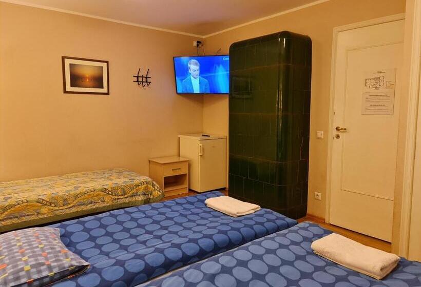 اتاق استاندارد چهار تخته, Felixi Maja