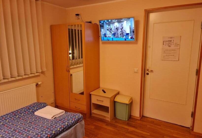 اتاق استاندارد یک نفره, Felixi Maja