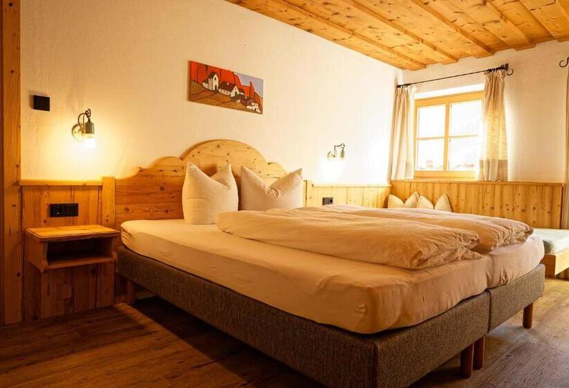 غرفة قياسية مزوَّدة بشُرفة, Fleckhof