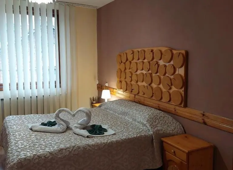 اتاق استاندارد چهار تخته, Guest House Planinski Zdravets