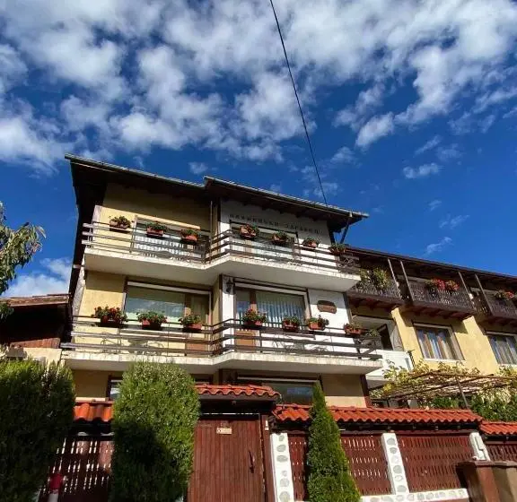 اتاق استاندارد سه نفره, Guest House Planinski Zdravets