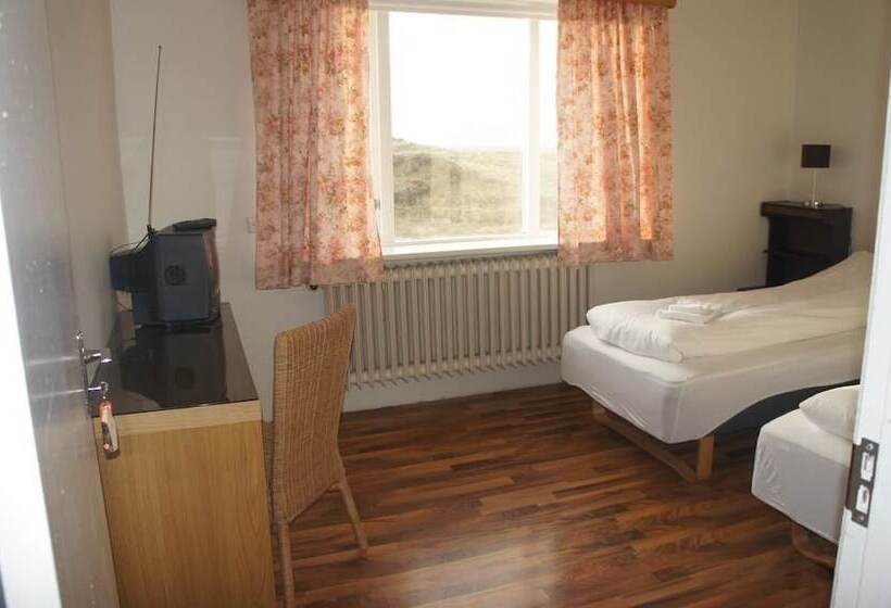 اتاق استاندارد یک تخته با سرویس بهداشتی مشترک, Hafnarnes