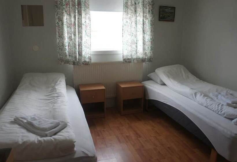 اتاق استاندارد سه تخته با سرویس بهداشتی مشترک, Hafnarnes