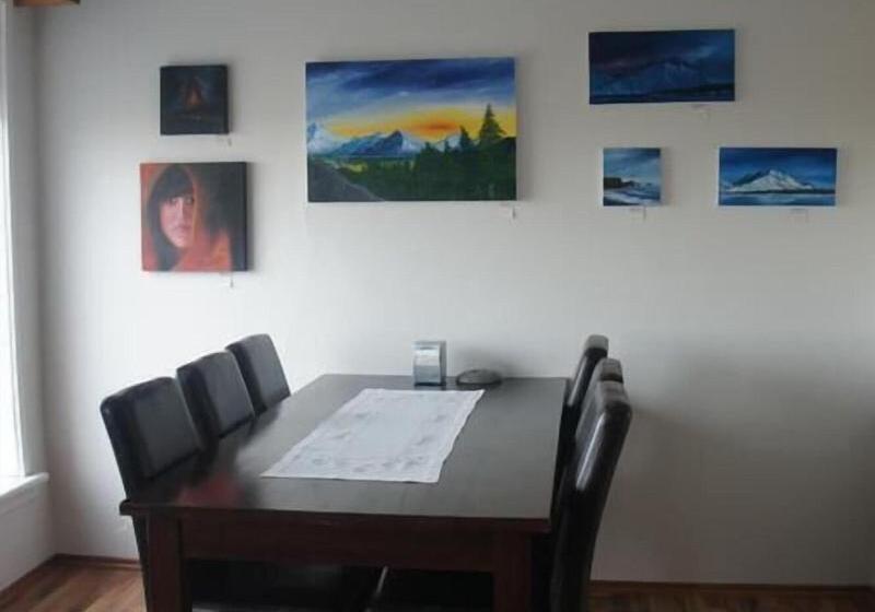 اتاق استاندارد یک تخته با سرویس بهداشتی مشترک, Hafnarnes