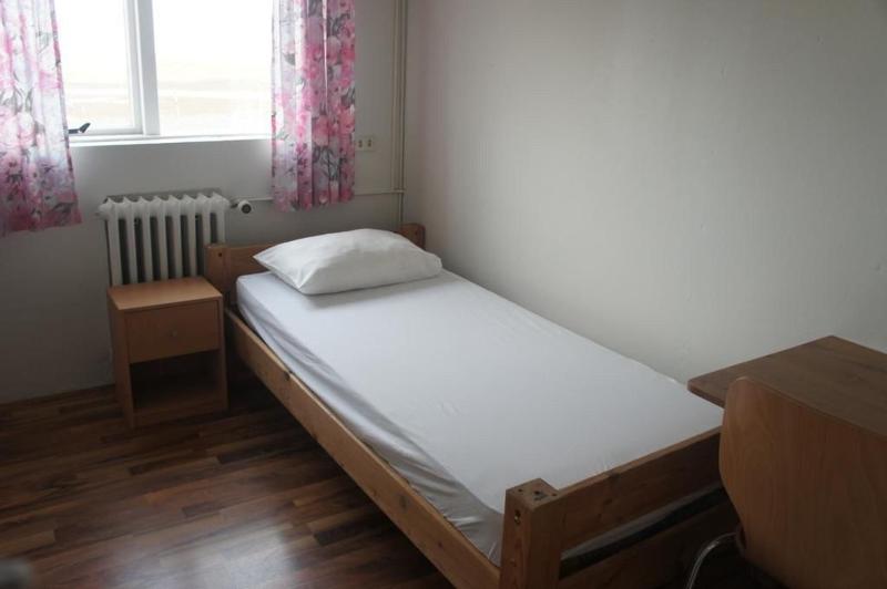 اتاق استاندارد یک تخته با سرویس بهداشتی مشترک, Hafnarnes