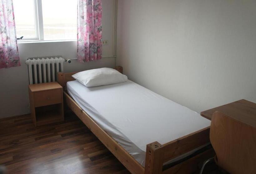 اتاق استاندارد یک تخته با سرویس بهداشتی مشترک, Hafnarnes