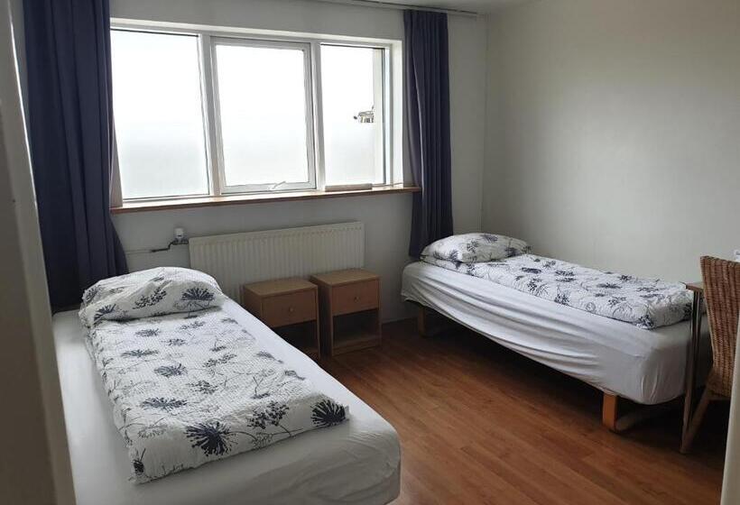 اتاق استاندارد چهارنفره با سرویس بهداشتی مشترک, Hafnarnes