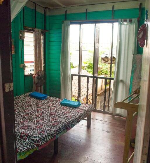 Quarto Estandar Banheiro Compartilhado, New Phiman Riverview Guesthouse
