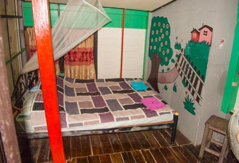Quarto Estandar Banheiro Compartilhado, New Phiman Riverview Guesthouse