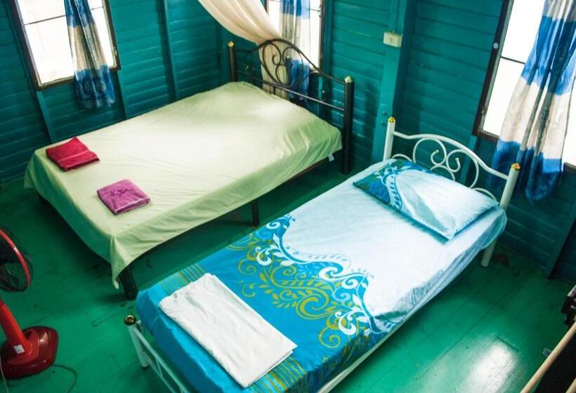 Quarto Triplo Estandar Banheiro Compartilhado, New Phiman Riverview Guesthouse