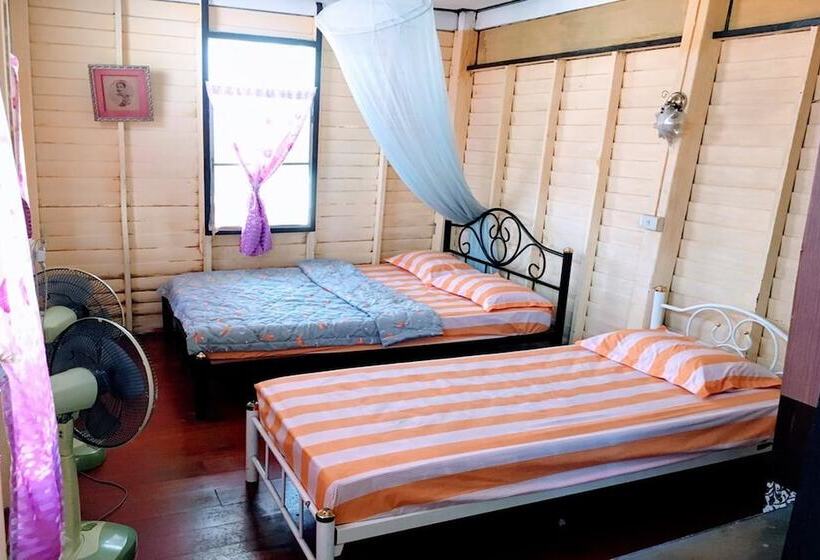 Quarto Triplo Estandar Banheiro Compartilhado, New Phiman Riverview Guesthouse