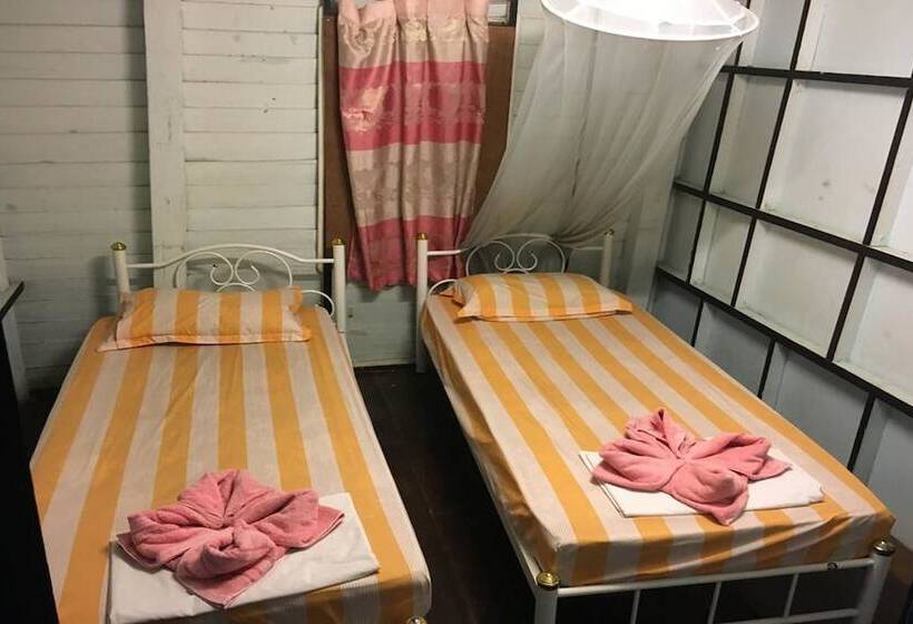 Quarto Estandar Banheiro Compartilhado, New Phiman Riverview Guesthouse