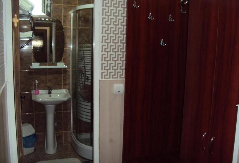 غرفة قياسية ثلاثية, Pension Regal