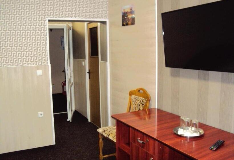 غرفة قياسية ثلاثية, Pension Regal