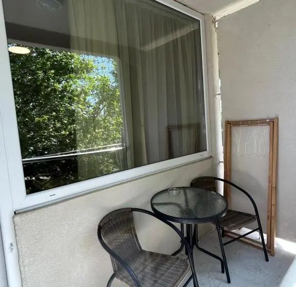Apartament 1 Sypialnia z Balkonem, Agora