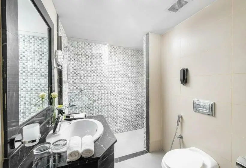 Deluxe Kolmen Hengen Huone, Taiba Front