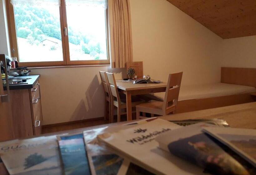 غرفة قياسية ثلاثية, Haus Hagspiel