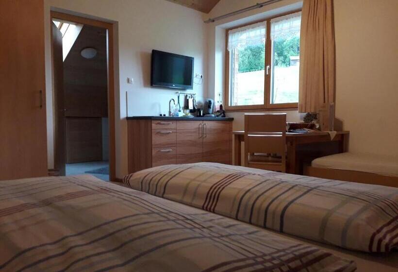 غرفة قياسية ثلاثية, Haus Hagspiel